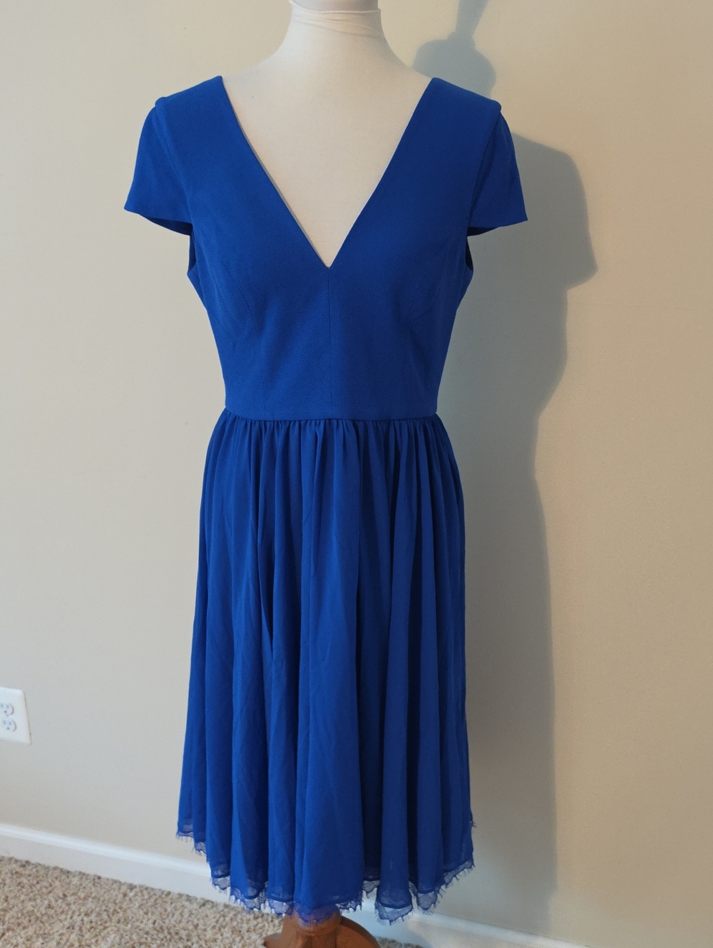 Dress The Population Elegant Royal Blue V-Neck Cap Sleeve Dress Brand New